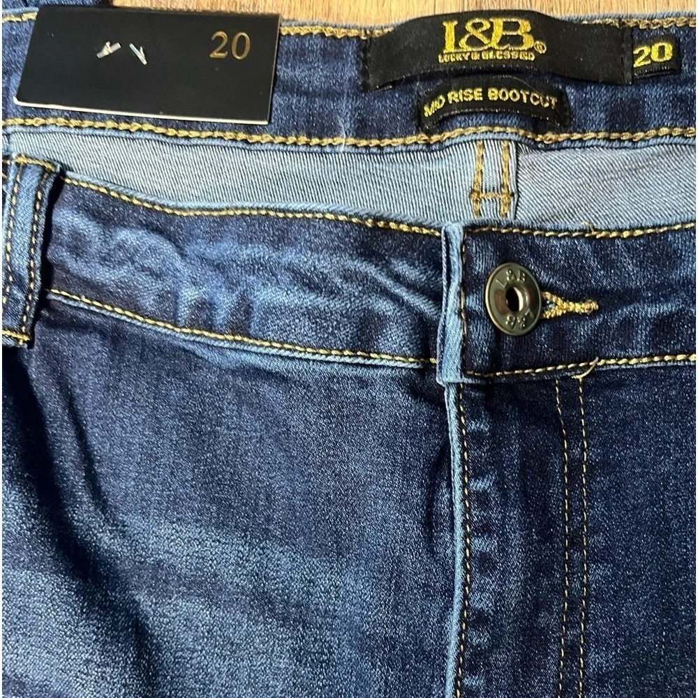 L&B Lucky & Blessed Mid-Rise Bootcut Jeans, Size 20, NWT, 35” Inseam - Picture 4 of 5